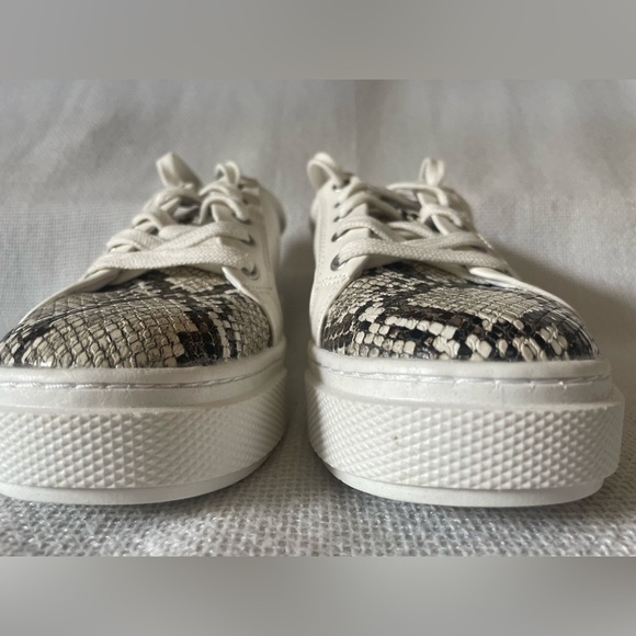 NWOT Arizona Jean Co Techno Snake Print Sneakers - Picture 4 of 10